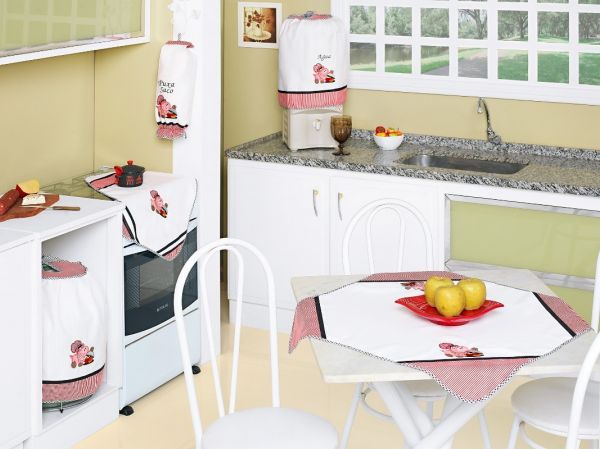 Ref.: 0303 - Jogo de Cozinha Bordado
